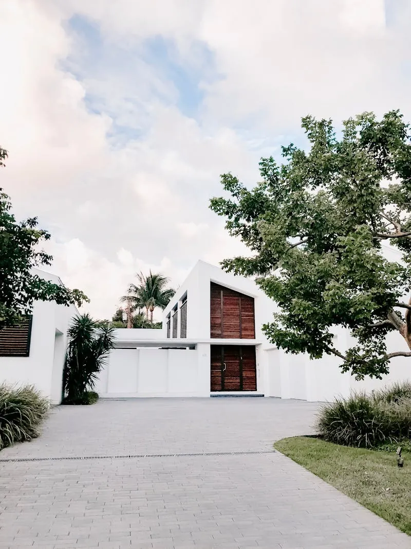 Contemporary ADU with driveway in San Diego